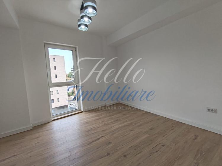 Apartament cu 4 camere semidecomandat în Dâmbul Rotund