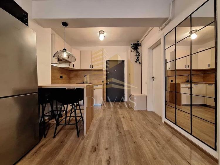 Apartament cu 2 camere semidecomandat, mobilat în Mărăști
