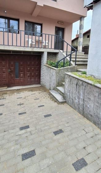 Casă cu 3 camere cu Teren 50 Mp în Central