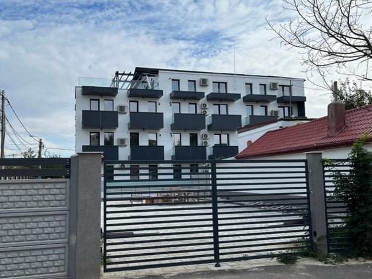 Apartament cu 3 camere semidecomandat în Aviației