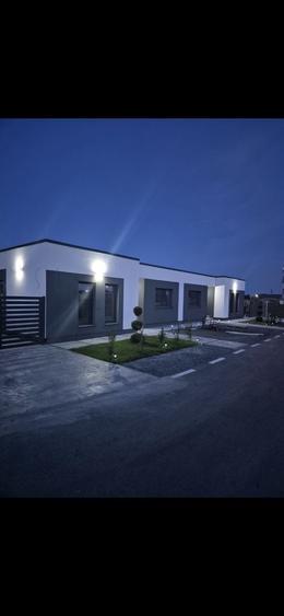 Casă cu 3 camere în Remetea Mare