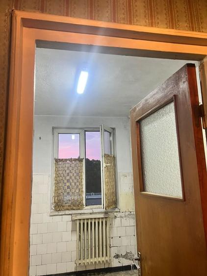 Apartament cu 3 camere decomandat în Drumul Taberei
