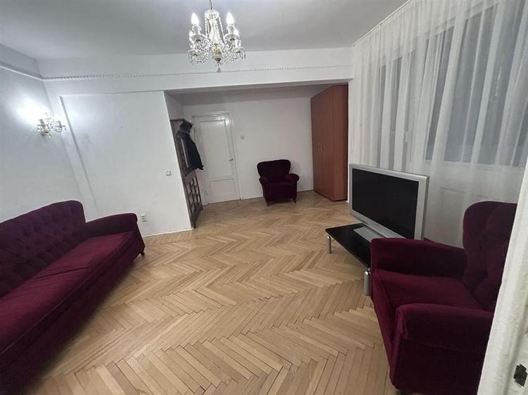 Apartament cu 2 camere semidecomandat, mobilat în Floreasca