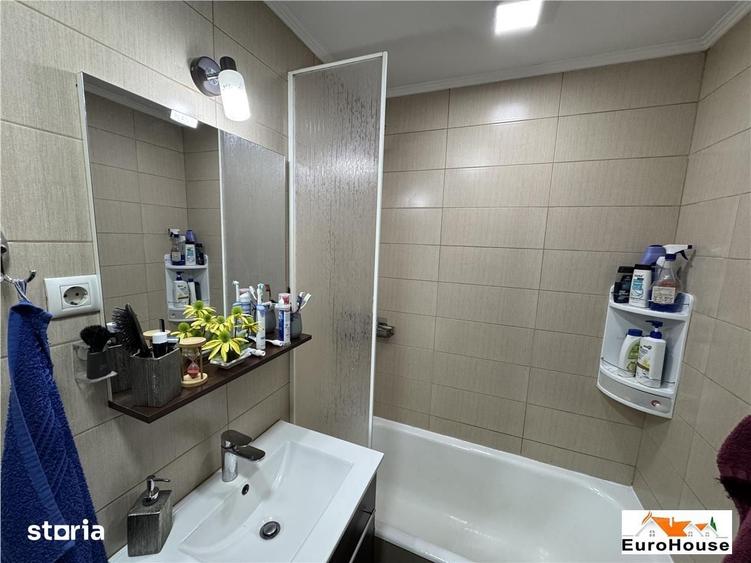 Apartament cu 5 camere în Cetate