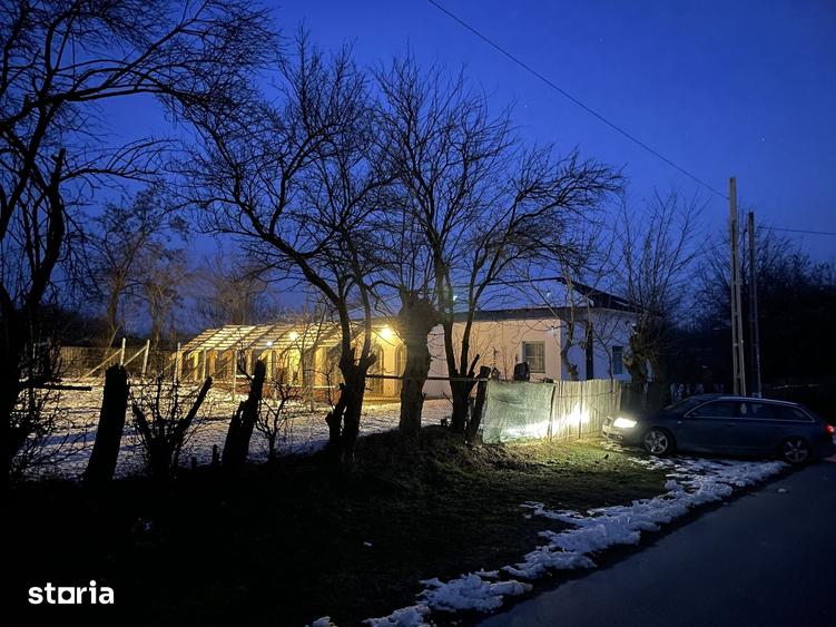 Casă cu 3 camere cu Teren 2250 Mp în Vasilați