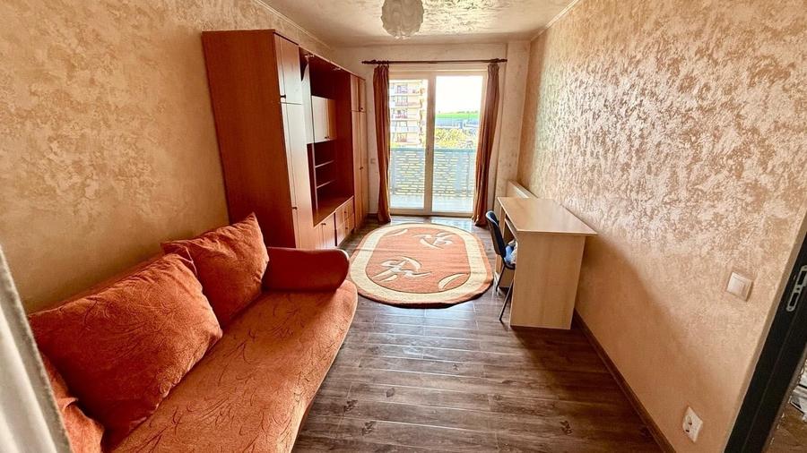 Apartament cu 3 camere decomandat în Florești