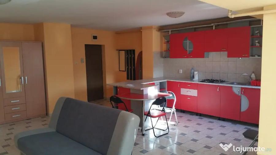 Apartament cu 2 camere semidecomandat în Răcădău