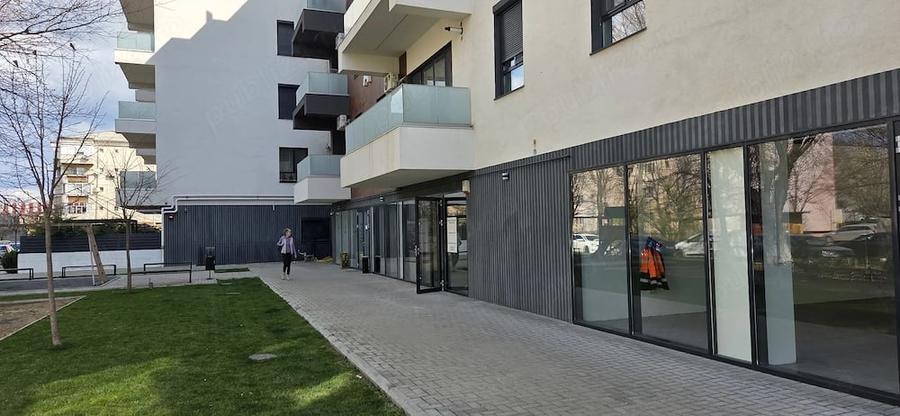 Spațiu comercial, de 83 mp, în Central