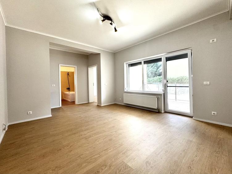 Apartament cu 3 camere semidecomandat în Braytim