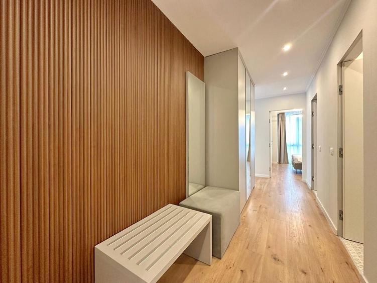 Apartament cu 3 camere decomandat, mobilat în Central