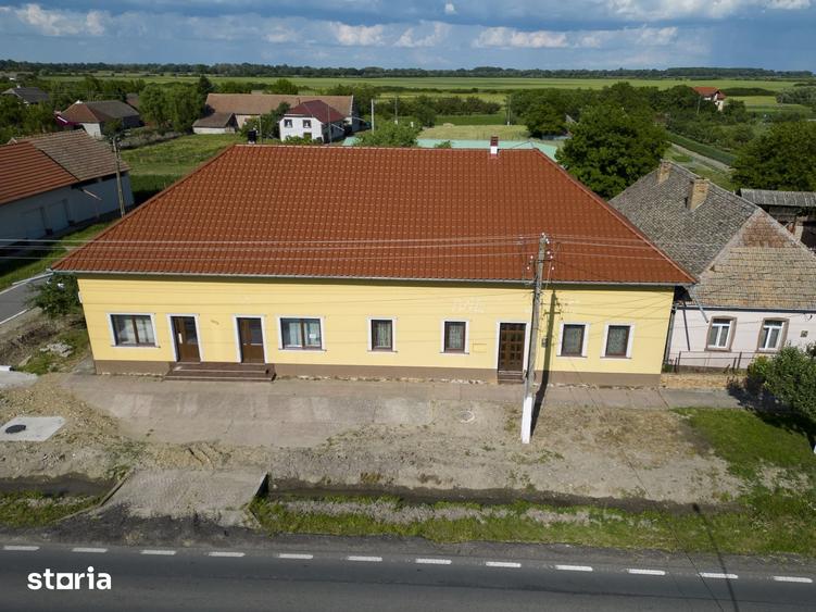 Casă cu 4 camere cu Teren 1510 Mp în Cenad