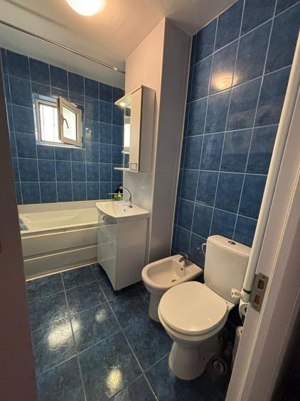 Apartament cu 2 camere semidecomandat, mobilat în Poarta 6