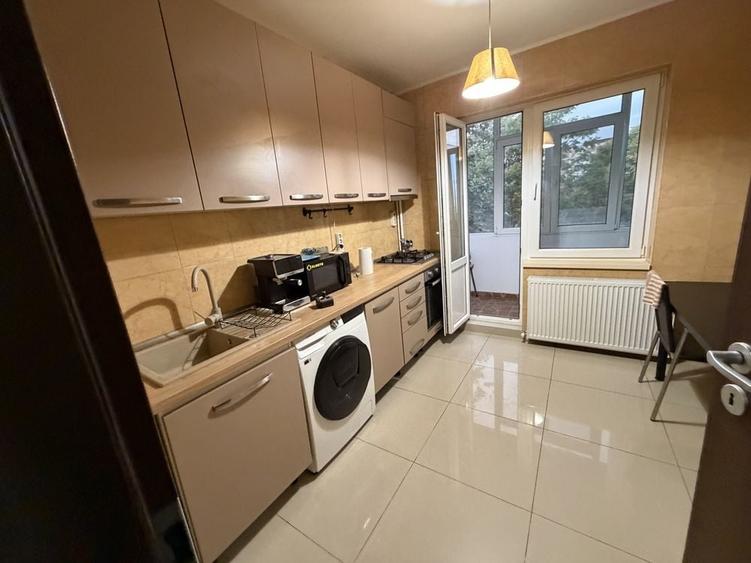 Apartament cu 2 camere decomandat în Berceni