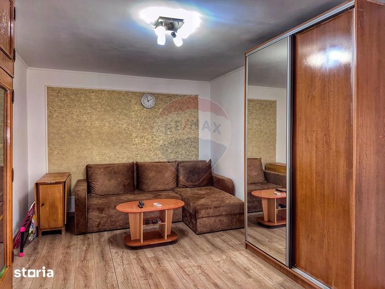 Apartament cu 2 camere decomandat, mobilat în Polonă