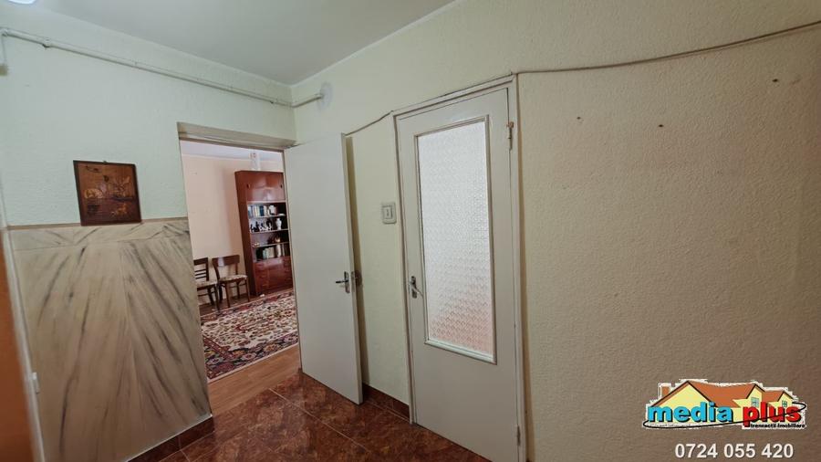 Apartament cu 3 camere decomandat în Central