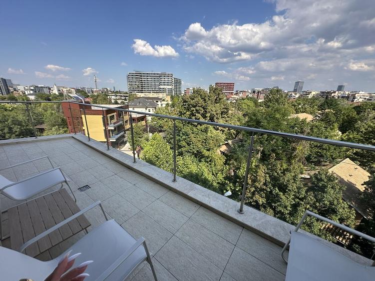 Apartament cu 3 camere decomandat, mobilat în Herăstrău — fotografia 2
