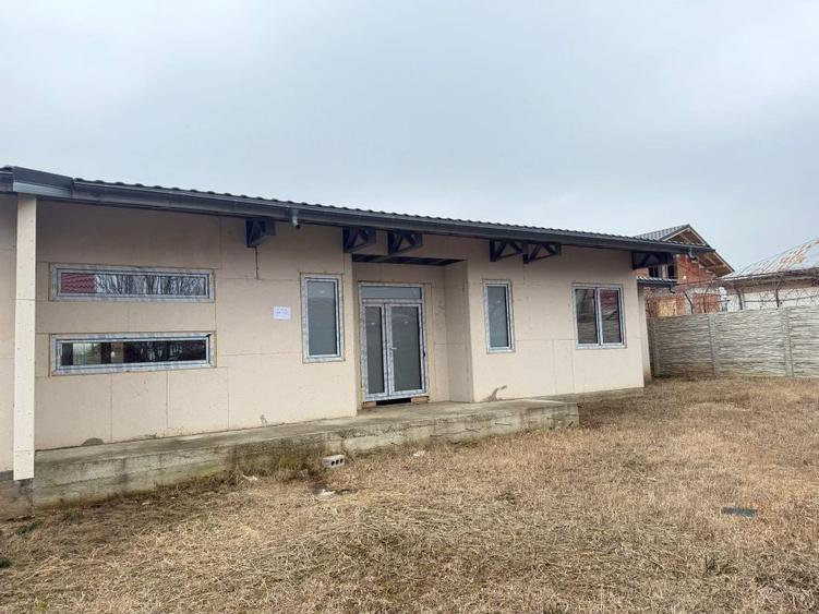 Casă cu 4 camere în Oreavul