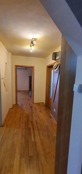 Apartament cu 3 camere decomandat în Nufărul