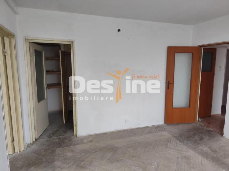 Apartament cu 2 camere semidecomandat în Cina