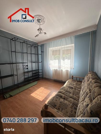 Apartament cu 3 camere semidecomandat în Mioriței