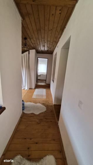 Casă cu 3 camere semidecomandat cu Teren 1400 Mp în Bunești