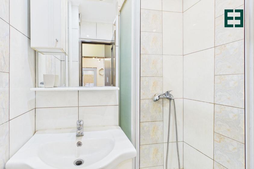 Apartament cu 4 camere semidecomandat, mobilat în Micălaca
