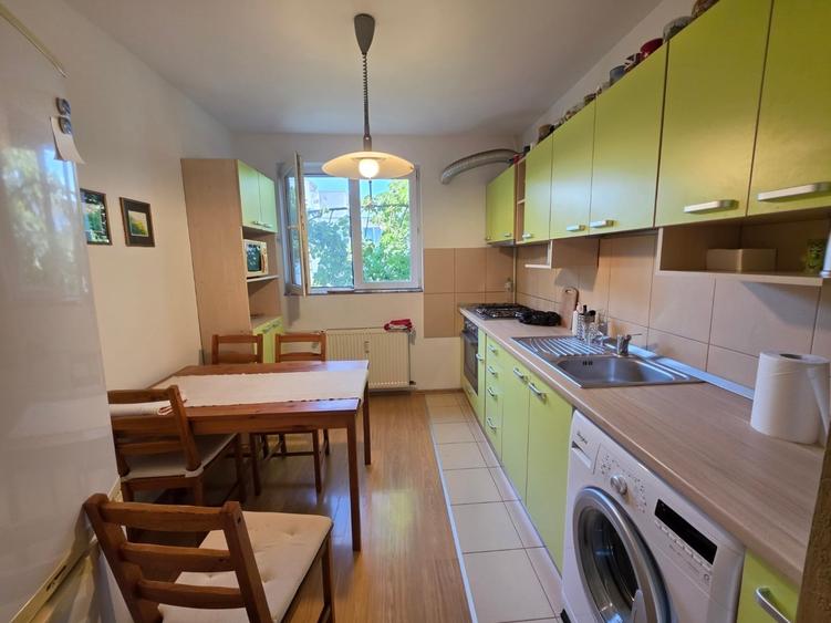 Apartament cu 3 camere decomandat în 1 Decembrie 1918