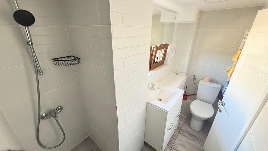 Apartament cu 3 camere decomandat, mobilat în Grădina Icoanei