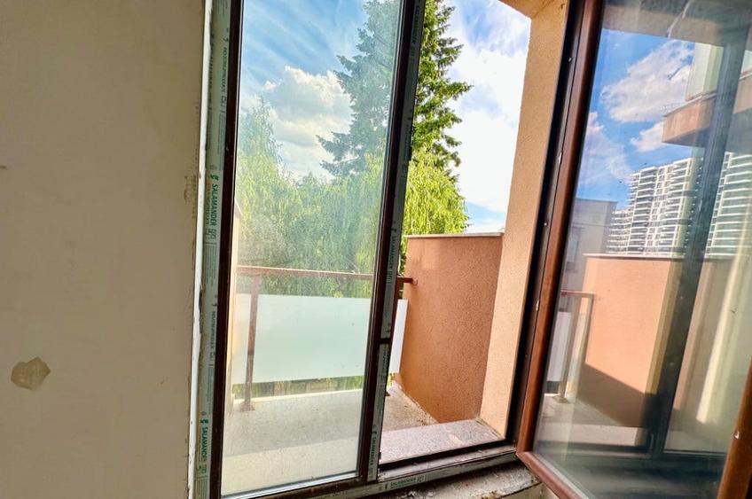 Apartament cu 3 camere decomandat în Aviației