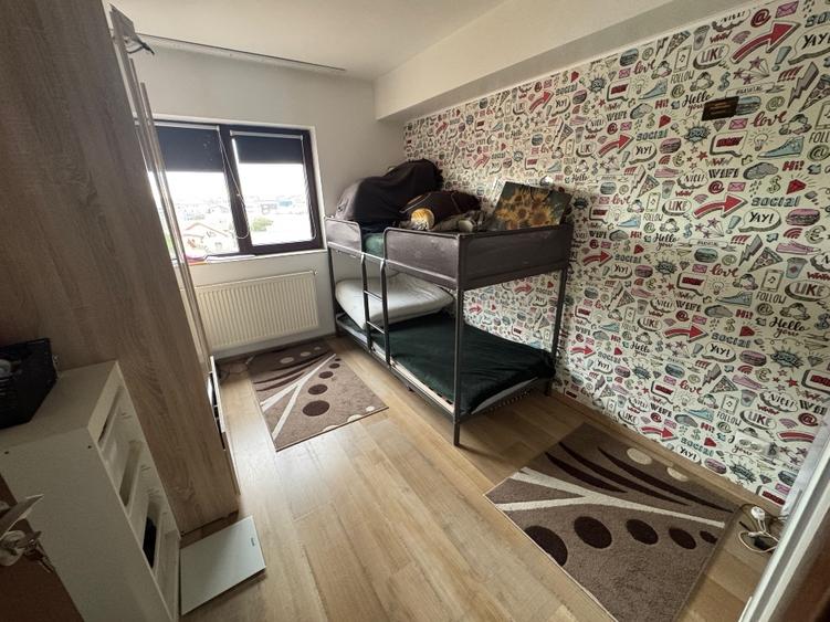 Apartament cu 3 camere decomandat, mobilat în Central
