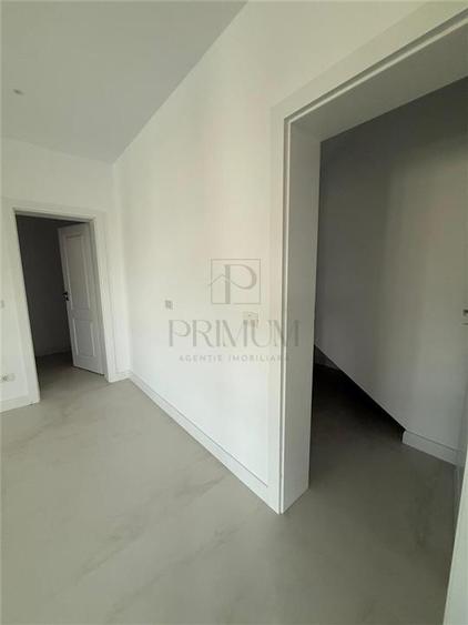 Casă individuală cu 5 camere cu Piscina în Moșnița Nouă