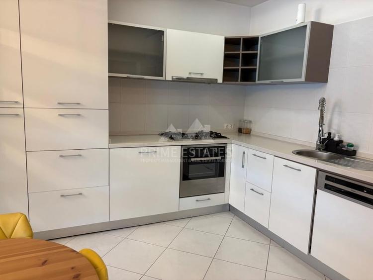 Apartament cu 3 camere decomandat, mobilat în Voluntari