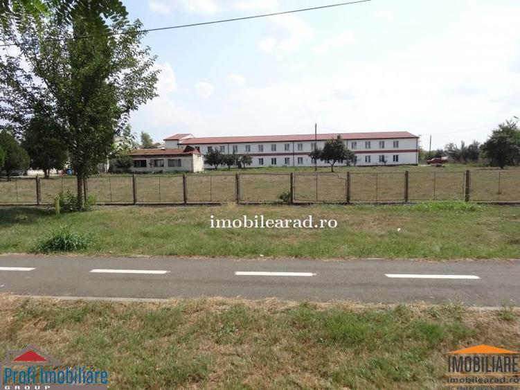 Teren Construcții intravilan de 18400 mp, în Grădiște