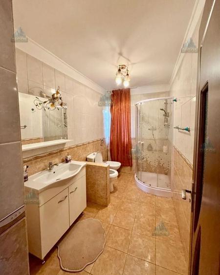 Casă individuală cu 5 camere cu Canalizare în Frătești