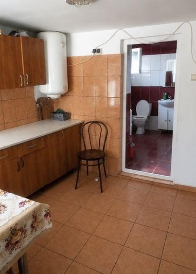 Casă cu 4 camere în Central
