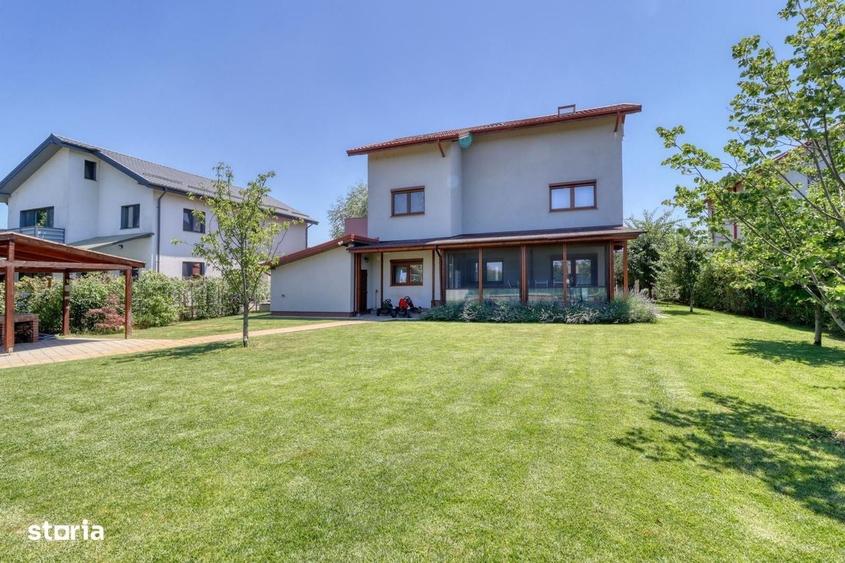 Casă cu 4 camere cu Teren 800 Mp în Săftica