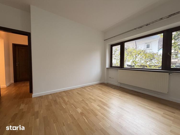 Apartament cu 3 camere în Primăverii
