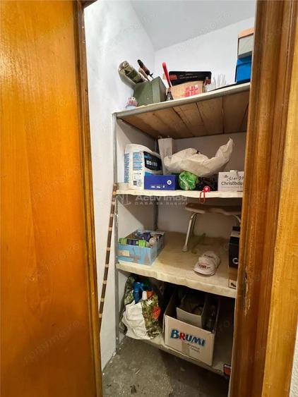 Apartament cu 4 camere decomandat în Micul Dallas