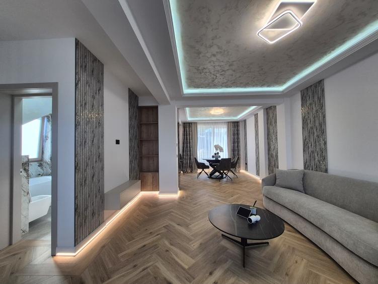 Apartament cu 4 camere decomandat în Valea Lupului