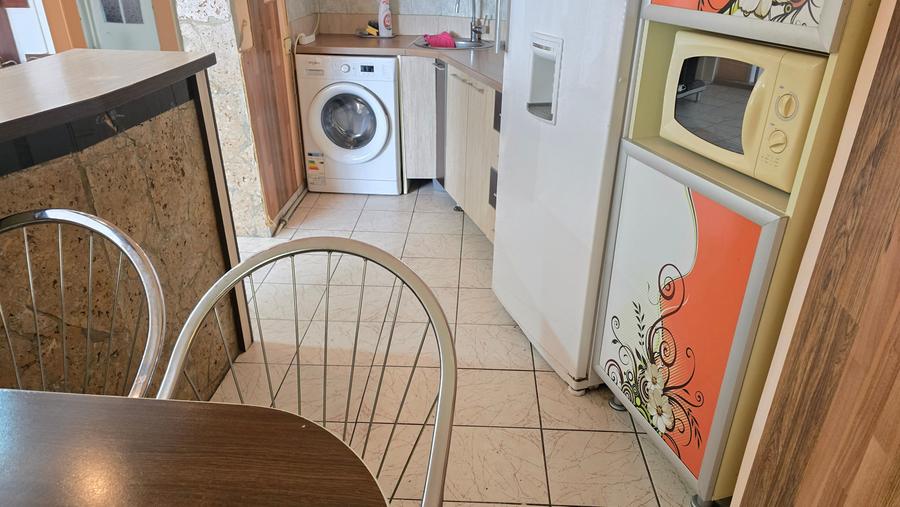 Apartament cu 4 camere nedecomandat în Decebal
