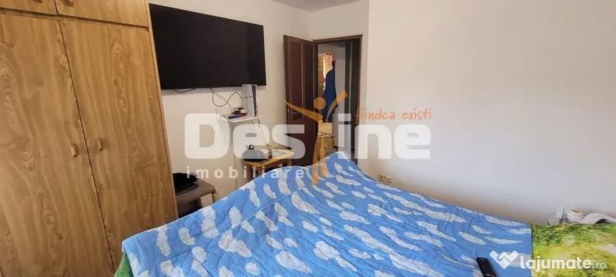 Apartament cu 3 camere decomandat în Craiter