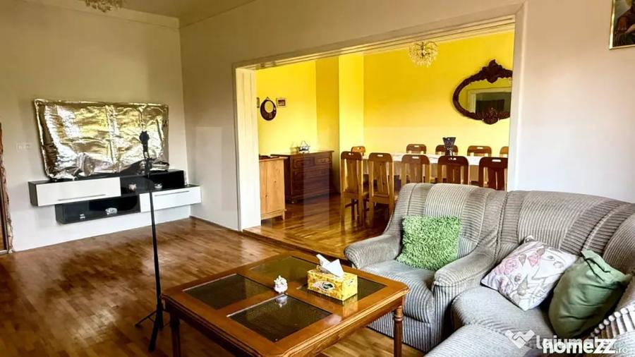 Casă cu 6 camere cu Teren 1108 Mp în Central