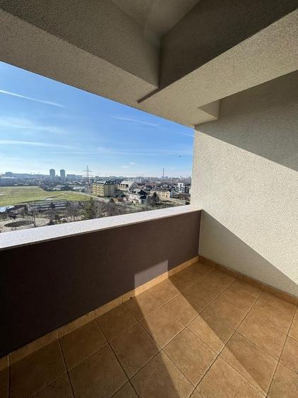 Apartament cu 3 camere decomandat în Olteniței