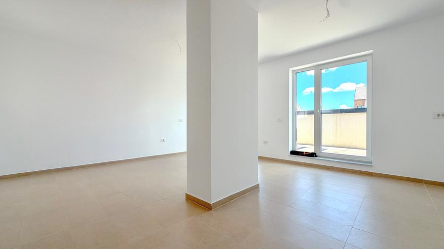 Apartament cu 2 camere decomandat în Tractorul