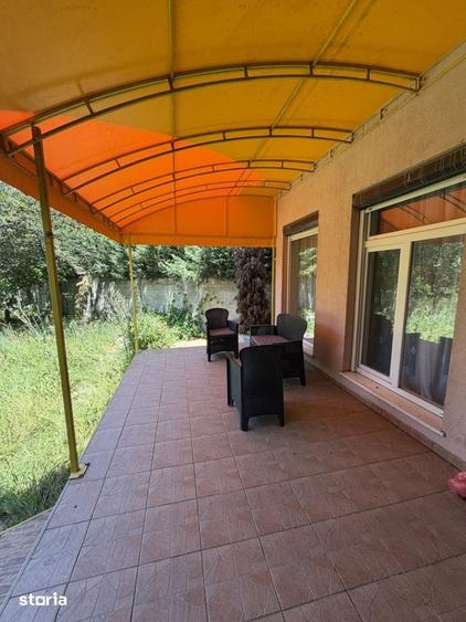 Casă cu 6 camere cu Teren 480 Mp în Banloc