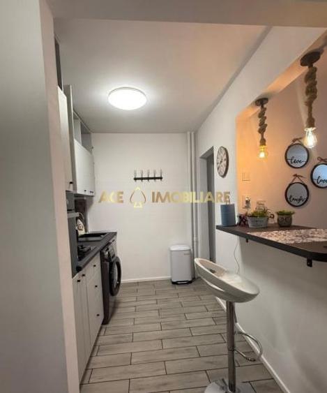 Apartament cu 2 camere decomandat, mobilat în Victoriei