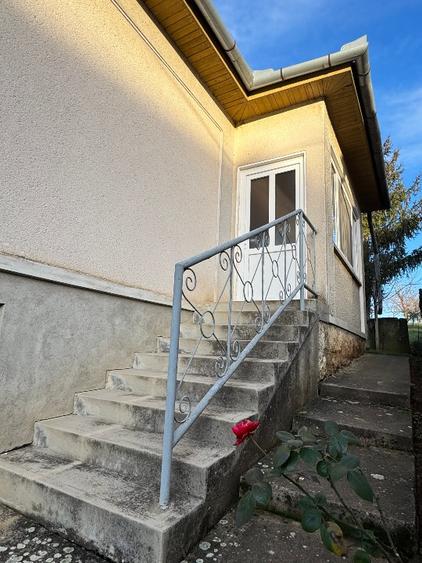 Casă individuală cu 3 camere cu Teren 1190 Mp în Periferie