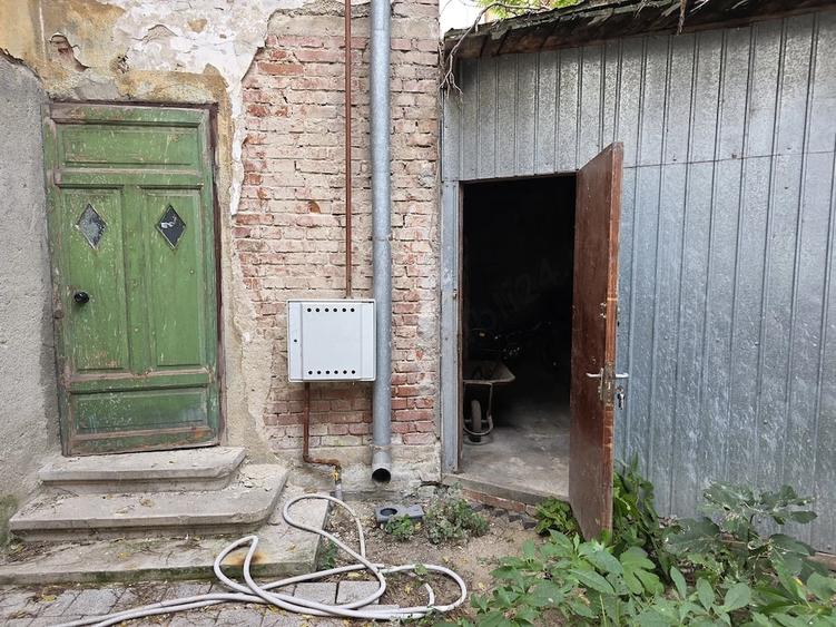 Casă cu 2 camere cu Teren 204 Mp în Universitate