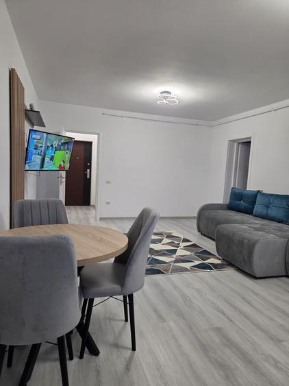 Apartament cu 2 camere semidecomandat în Sânpetru