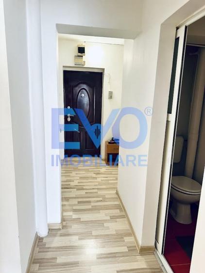 Apartament cu 3 camere decomandat în Gară